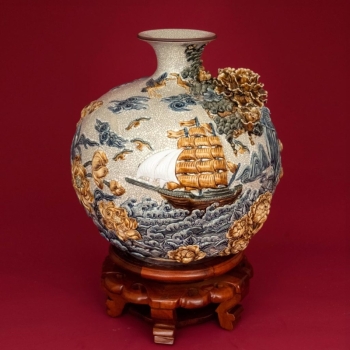 Bình hút tài lộc thuận buồm xuôi gió men rạn đắp nổi Bát Tràng