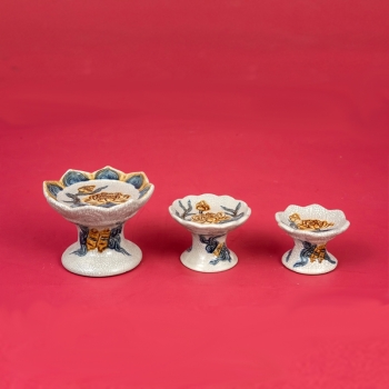 Chân nến men rạn đắp nổi Sen Bát Tràng