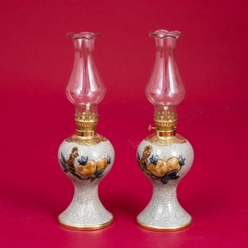 Đèn thờ váy tròn men rạn đắp nổi Đào cao cấp Bát Tràng