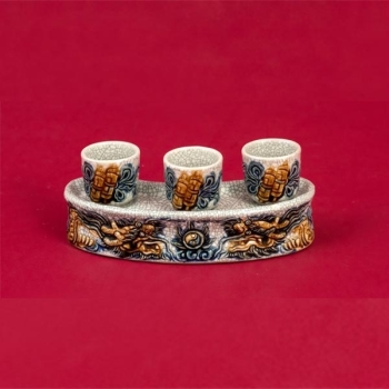 Kỷ cong Rồng đắp nổi men rạn 3 ly