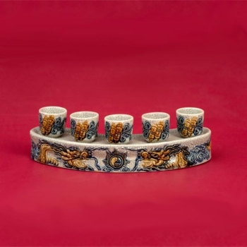 Kỷ cong Rồng đắp nổi men rạn 5 ly