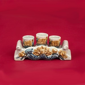 Kỷ ngai Sen đắp nổi men rạn Bát Tràng 3 ly