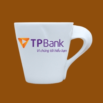 Ly sứ quà tặng Bát Tràng trắng in logo TP Bank